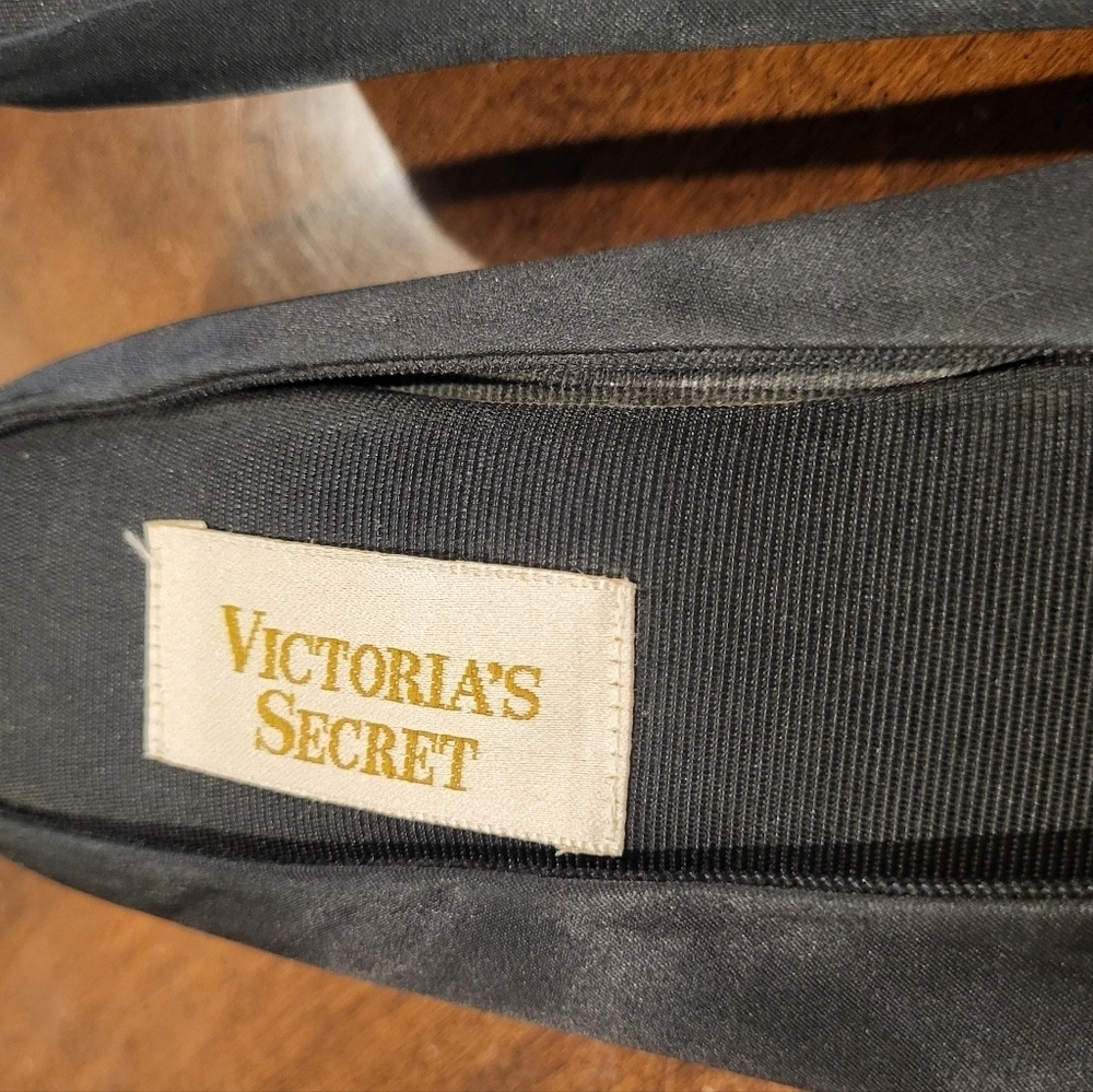 Vintage Victoria's Secret Black Satin Bow Slippers Size 9/10 - Picture 5 of 8